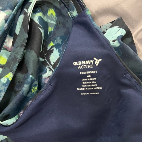 Old Navy Active bra top/cropped workout top with deep blue/green floral print. - Picture 2 of 3